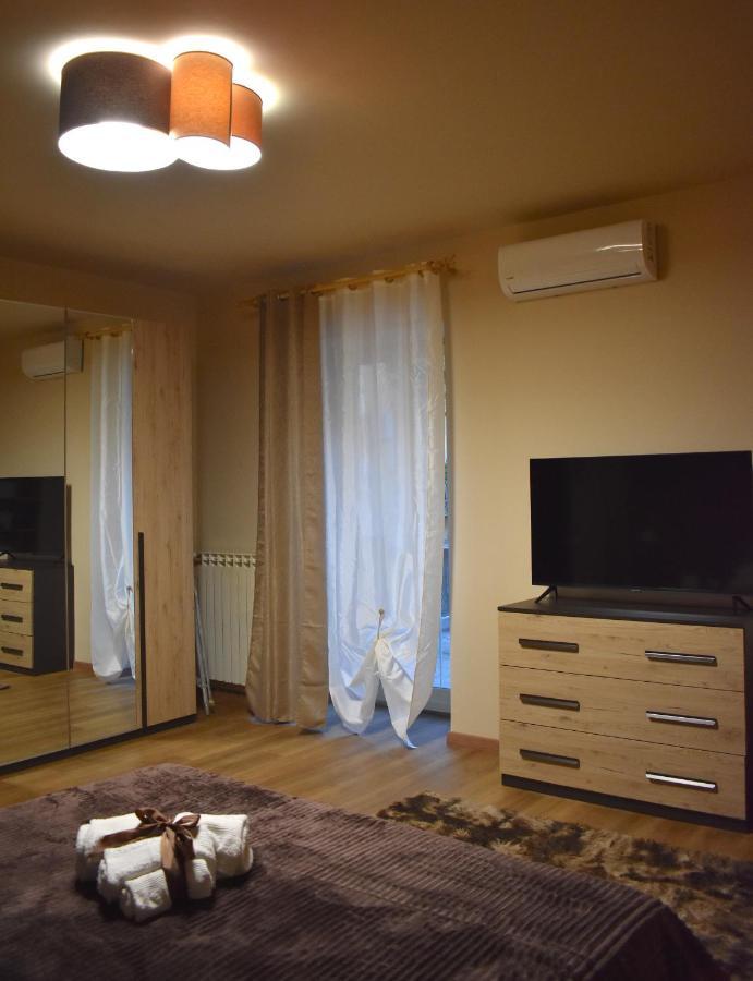 Casa Vacanze Oikia - Room Girasole نابولي المظهر الخارجي الصورة
